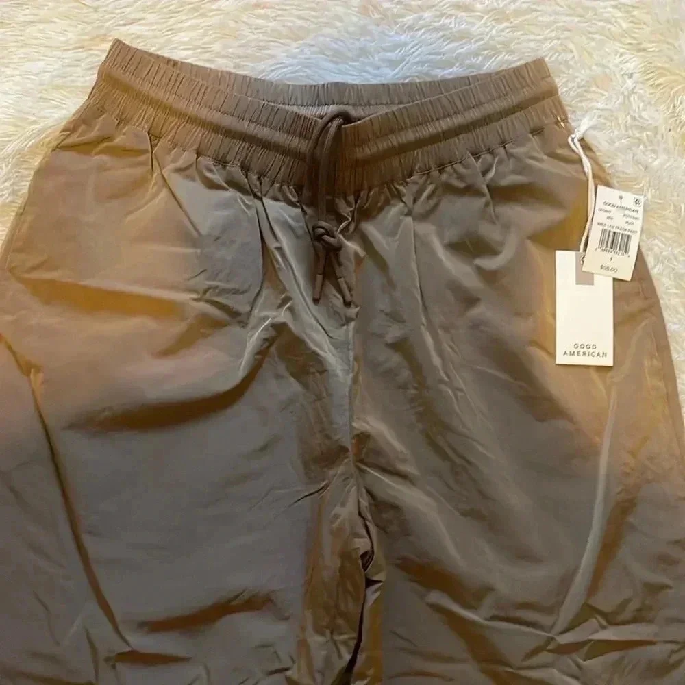 Good American set of pants and sweatshirt